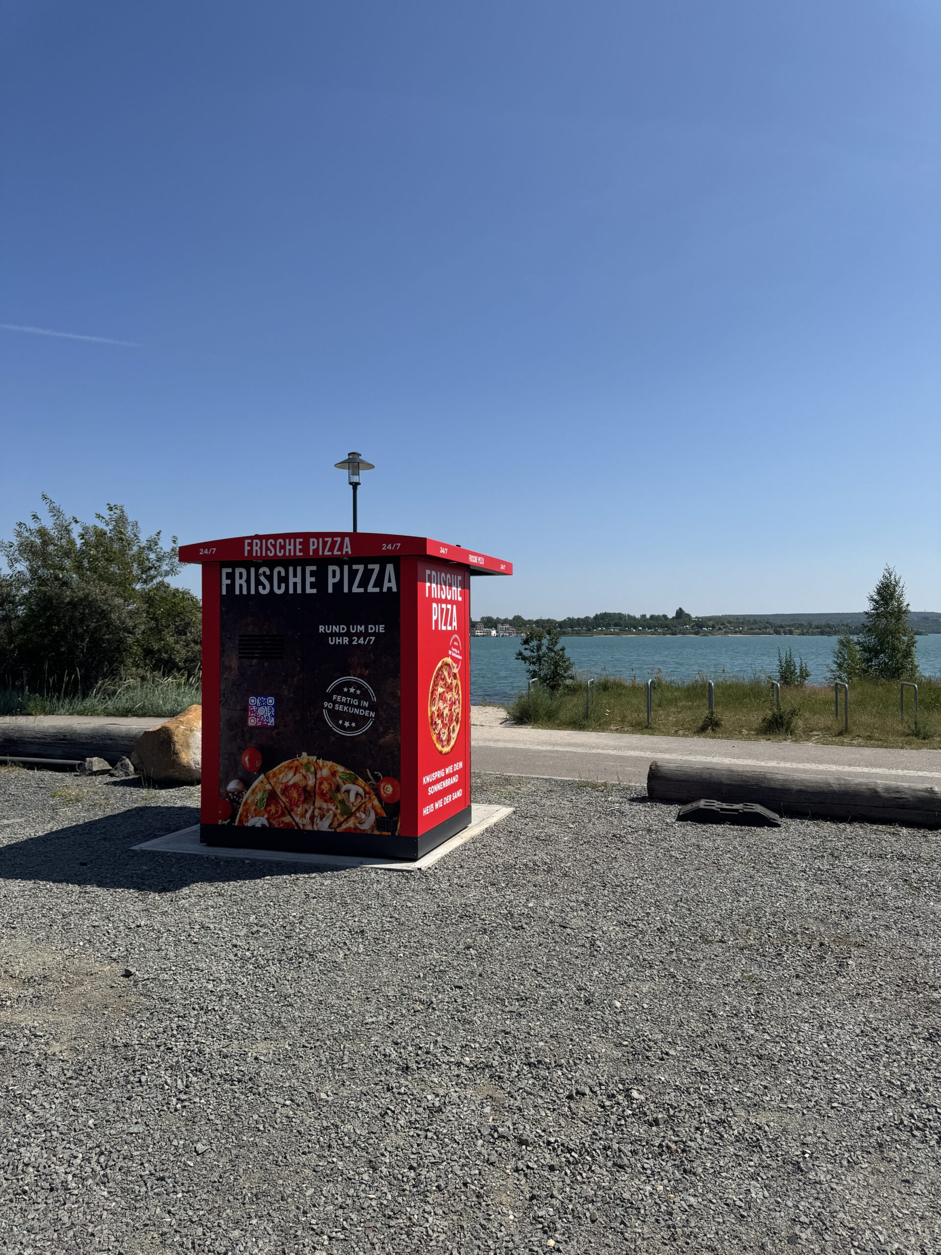 24/7 Pizzaautomat am Strand in Kahnsdorf